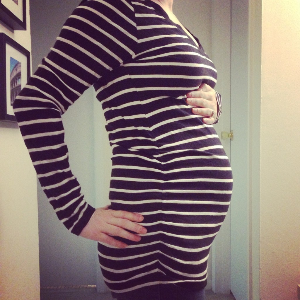 28 weeks belly - SkyWaitress.com